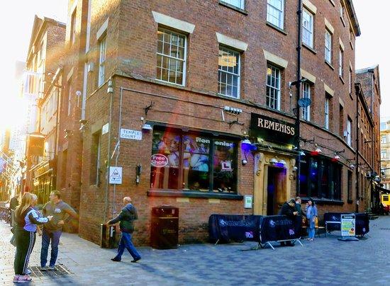 Remeniss Bar